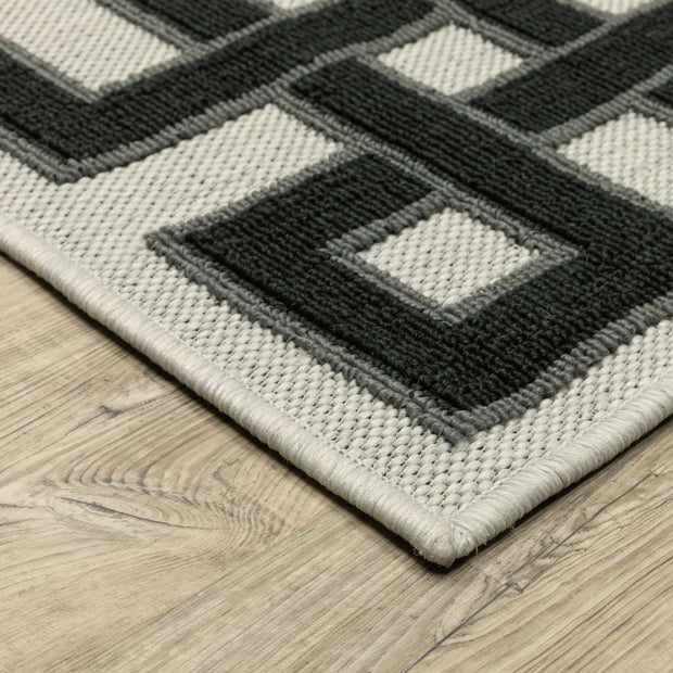 8' X 10' Beige And Black Stain Resistant Outdoor Area Rug - Home Decor & Things Are Us